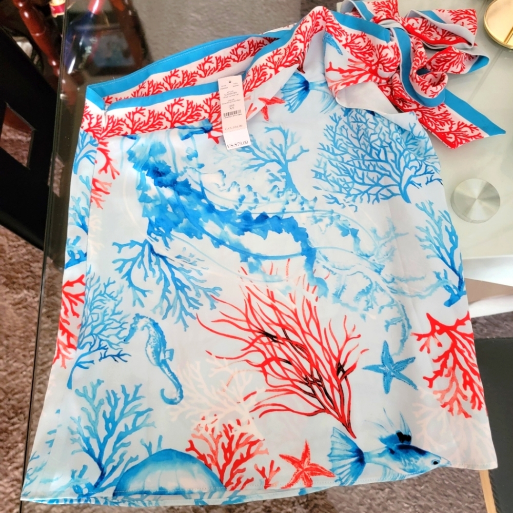 White house Black market top